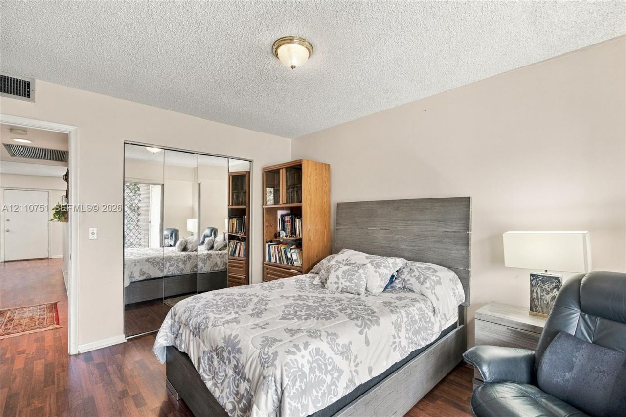 101 SW 132nd Way , Unit 402J, Pembroke Pines, FL 33027 Photo