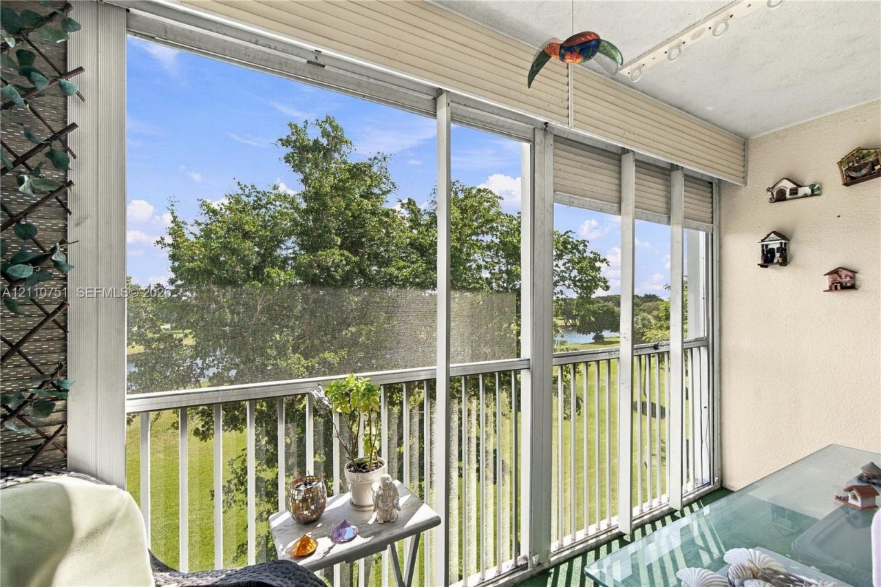 101 SW 132nd Way , Unit 402J, Pembroke Pines, FL 33027 Photo