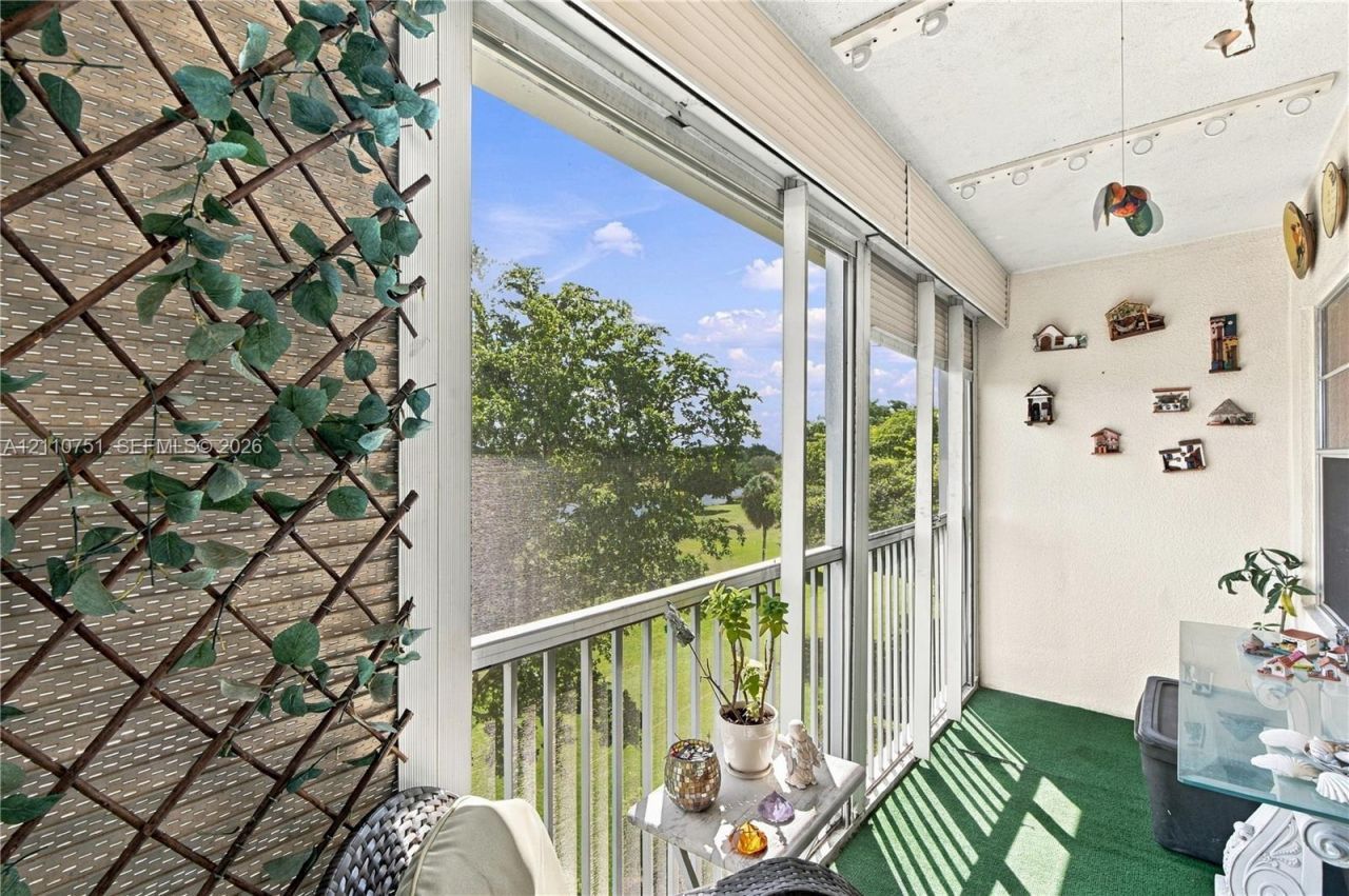 101 SW 132nd Way , Unit 402J, Pembroke Pines, FL 33027 Photo