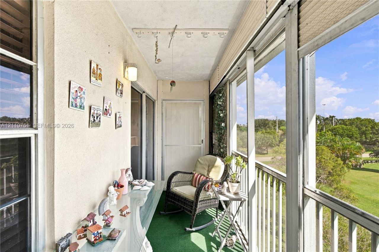 101 SW 132nd Way , Unit 402J, Pembroke Pines, FL 33027 Photo