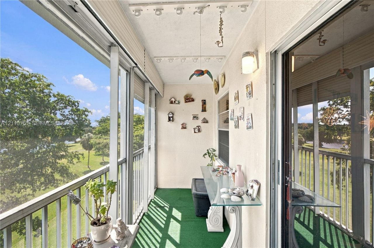 101 SW 132nd Way , Unit 402J, Pembroke Pines, FL 33027 Photo