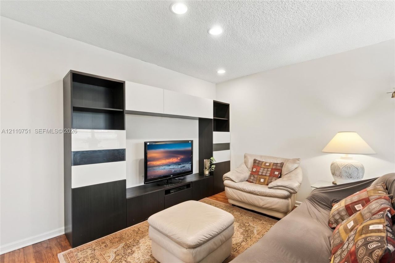 101 SW 132nd Way , Unit 402J, Pembroke Pines, FL 33027 Photo