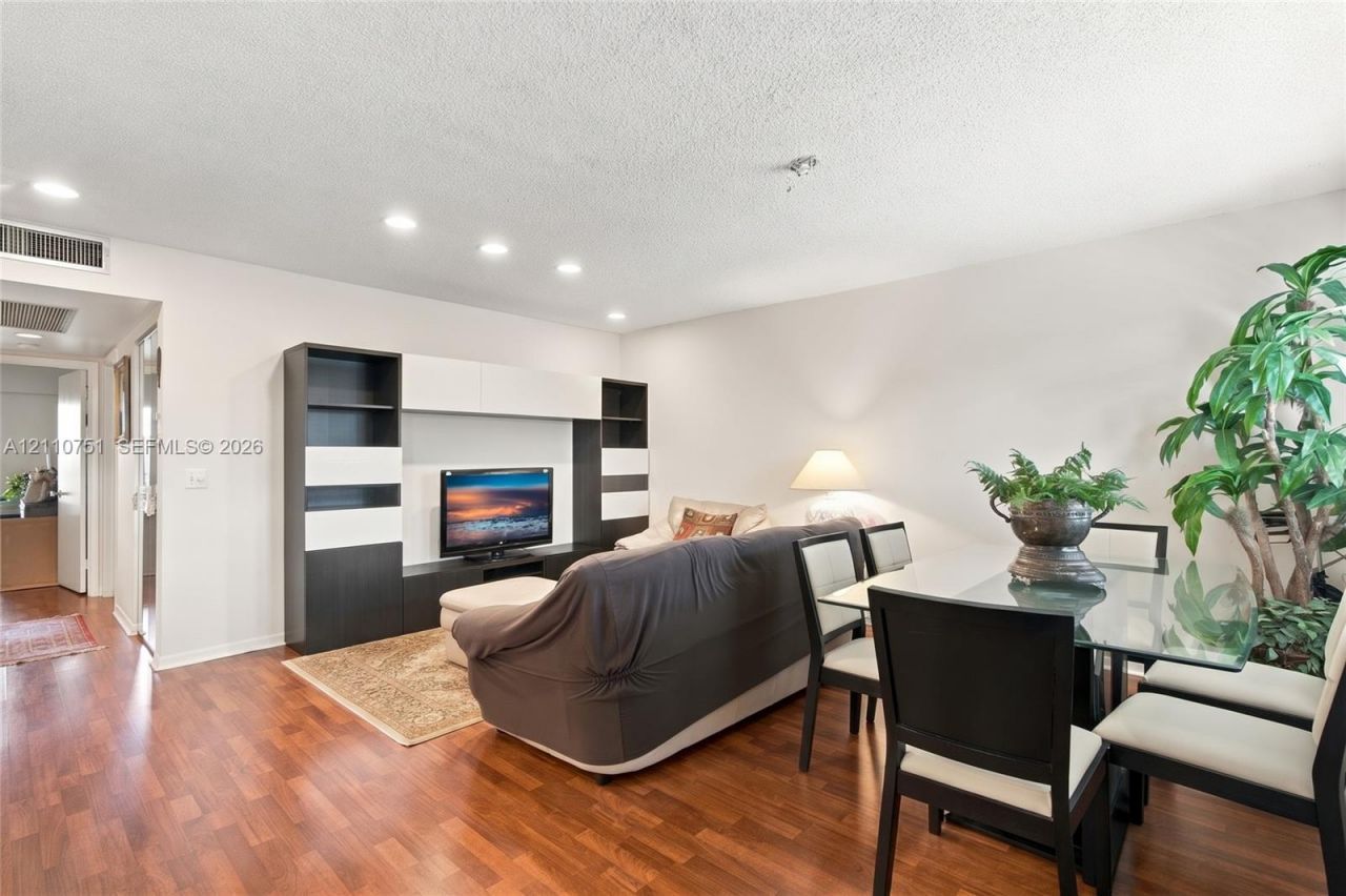 101 SW 132nd Way , Unit 402J, Pembroke Pines, FL 33027 Photo