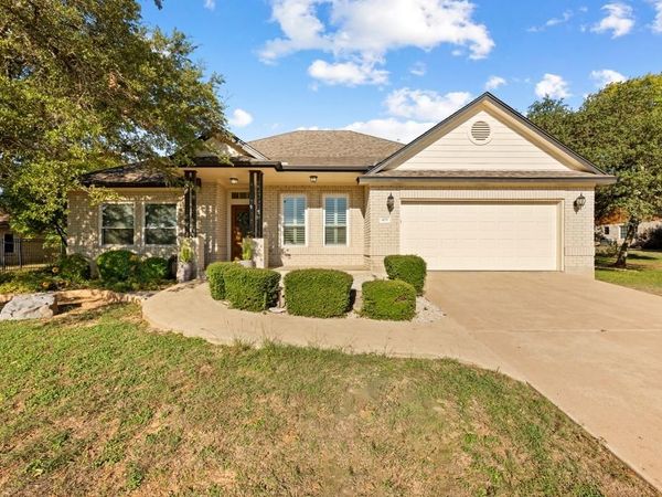 409 Shadywood LN , Dripping Springs, TX 78620