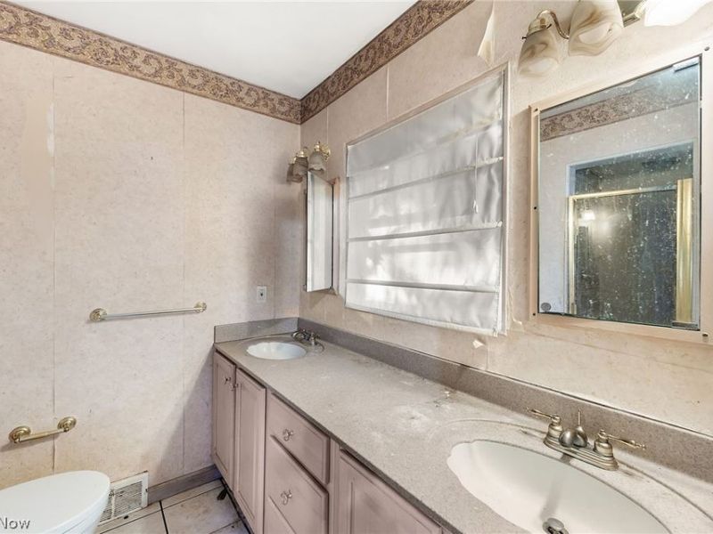 1919 Bremerton Road, Lyndhurst, OH 44124 Photo 19