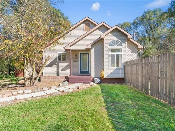 10328 N Antcliff Road, Fowlerville, MI 48836