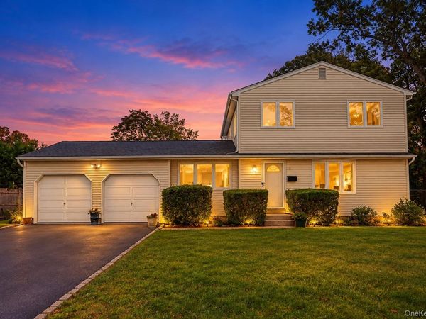 6 Pineview Boulevard , Central Islip, NY 11772
