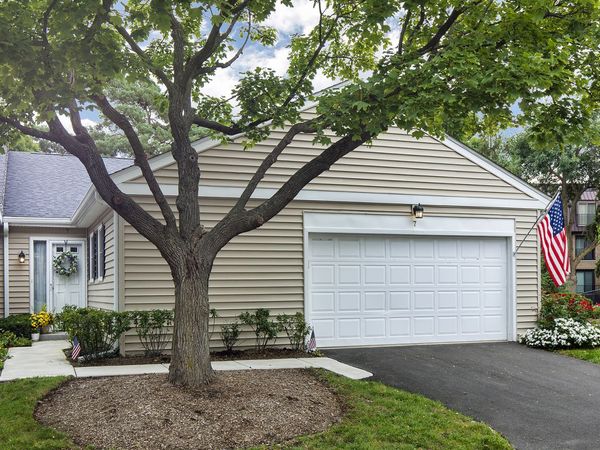 7 The Court Of Greenway , Northbrook, IL 60062