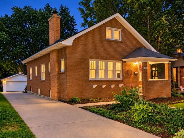 20 S Julian Street , Naperville, IL 60540
