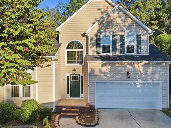 6 Rosebank Court , Greensboro, NC 27407