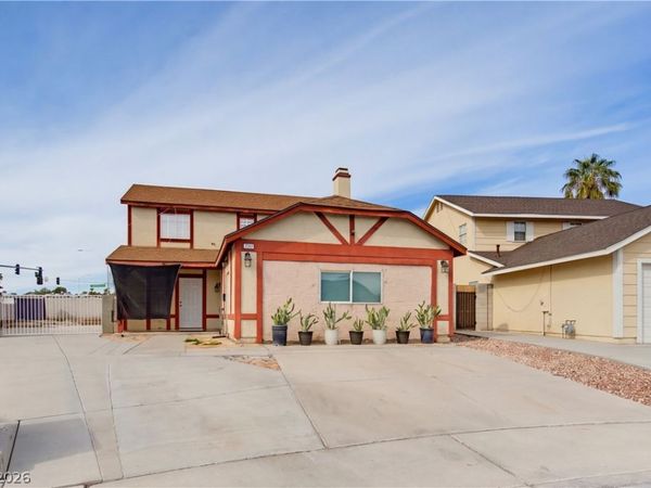 900 Coral Isle Way , Las Vegas, NV 89108