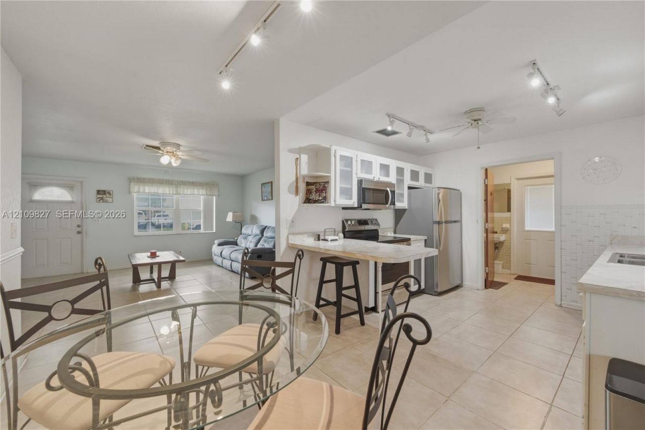 3351 Florida Blvd , Palm Beach Gardens, FL 33410 Photo