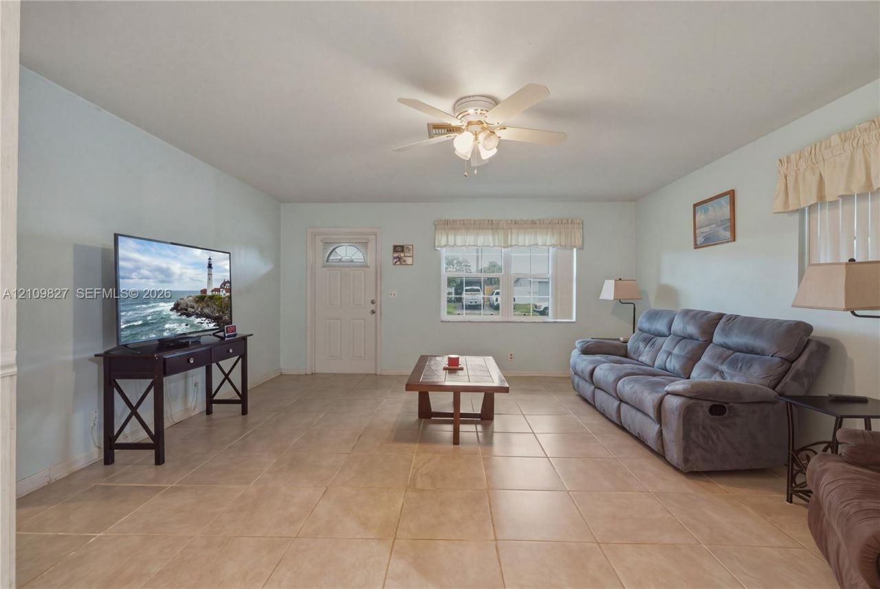 3351 Florida Blvd , Palm Beach Gardens, FL 33410 Photo