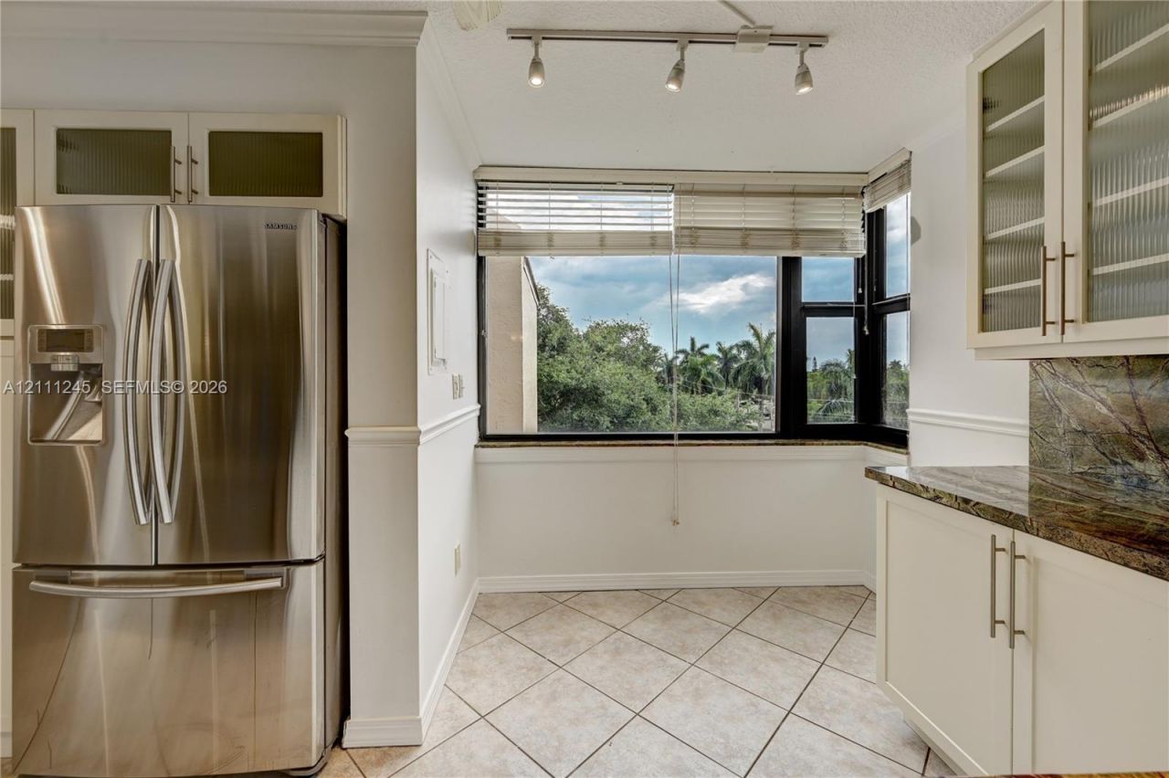 6800 Cypress Rd, Unit 506, Plantation, FL 33317 Photo
