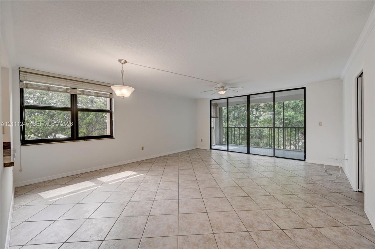 6800 Cypress Rd, Unit 506, Plantation, FL 33317 Photo