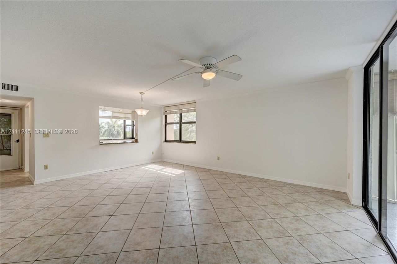 6800 Cypress Rd, Unit 506, Plantation, FL 33317 Photo