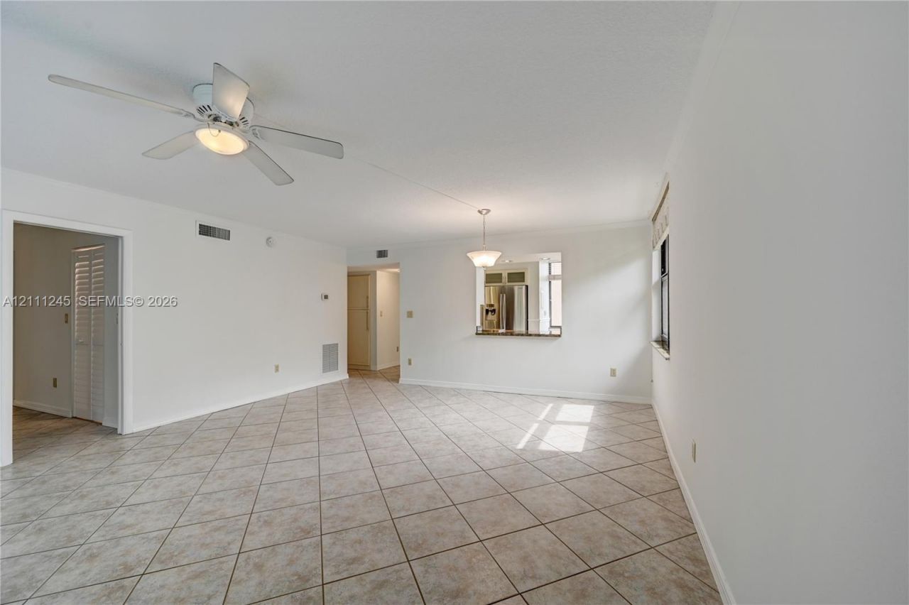 6800 Cypress Rd, Unit 506, Plantation, FL 33317 Photo