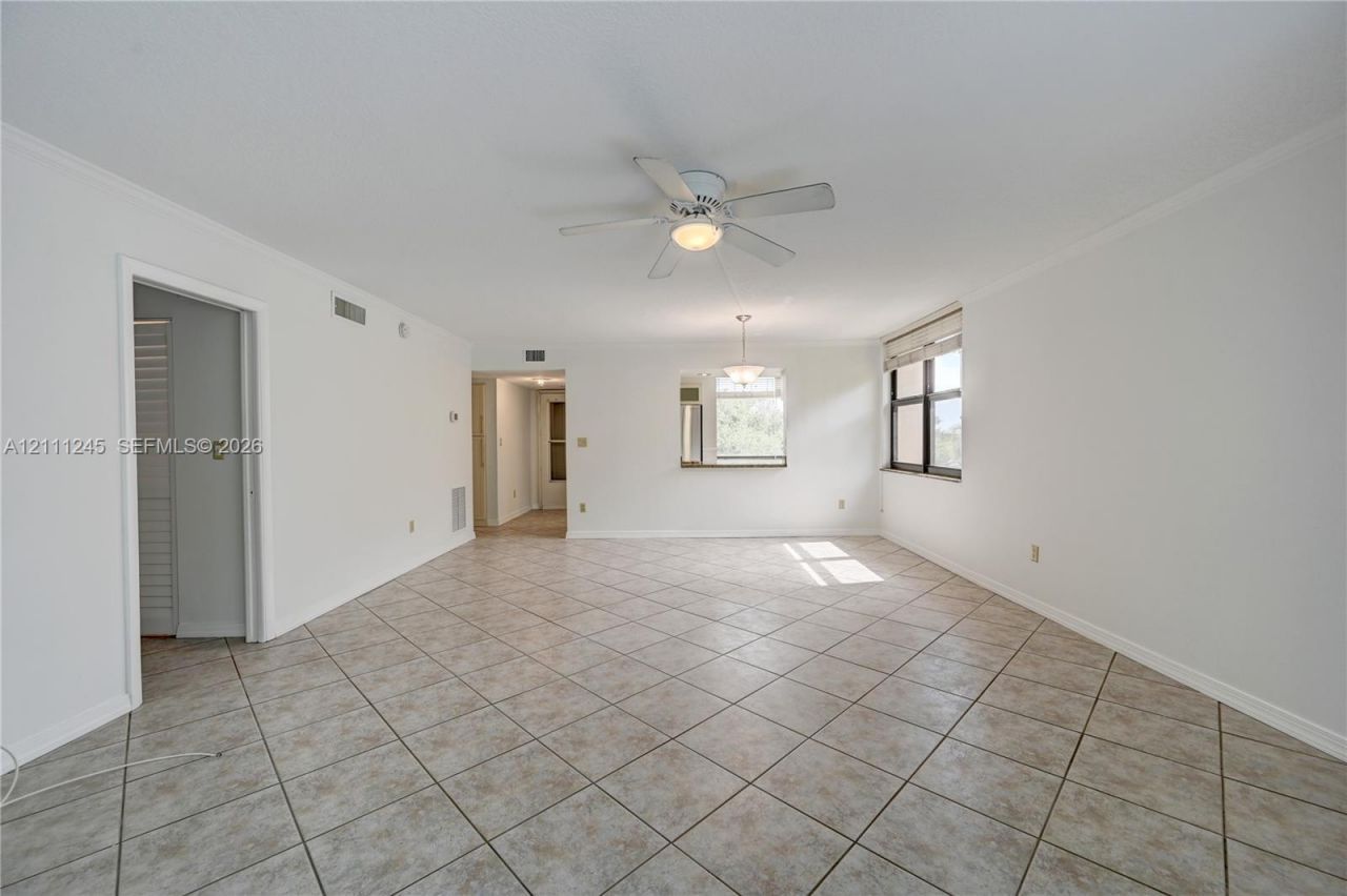 6800 Cypress Rd, Unit 506, Plantation, FL 33317 Photo