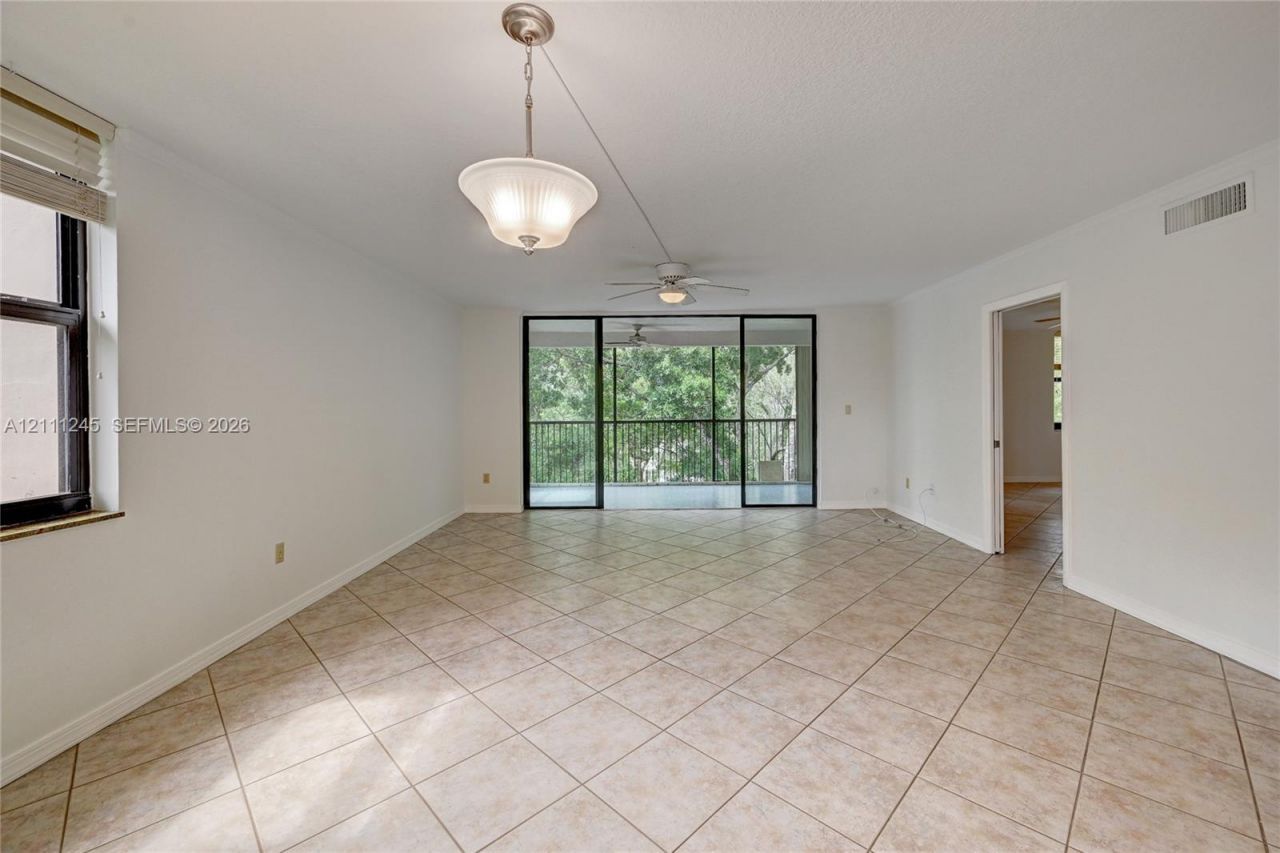 6800 Cypress Rd, Unit 506, Plantation, FL 33317 Photo