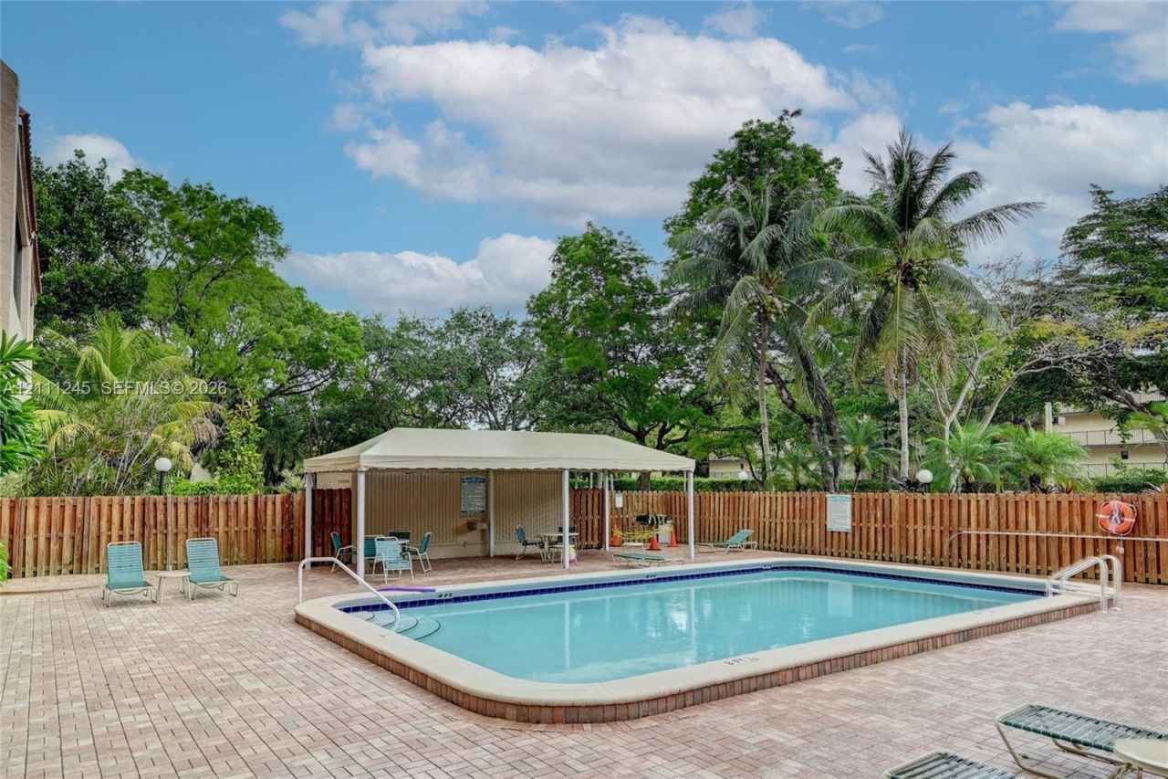 6800 Cypress Rd, Unit 506, Plantation, FL 33317 Photo