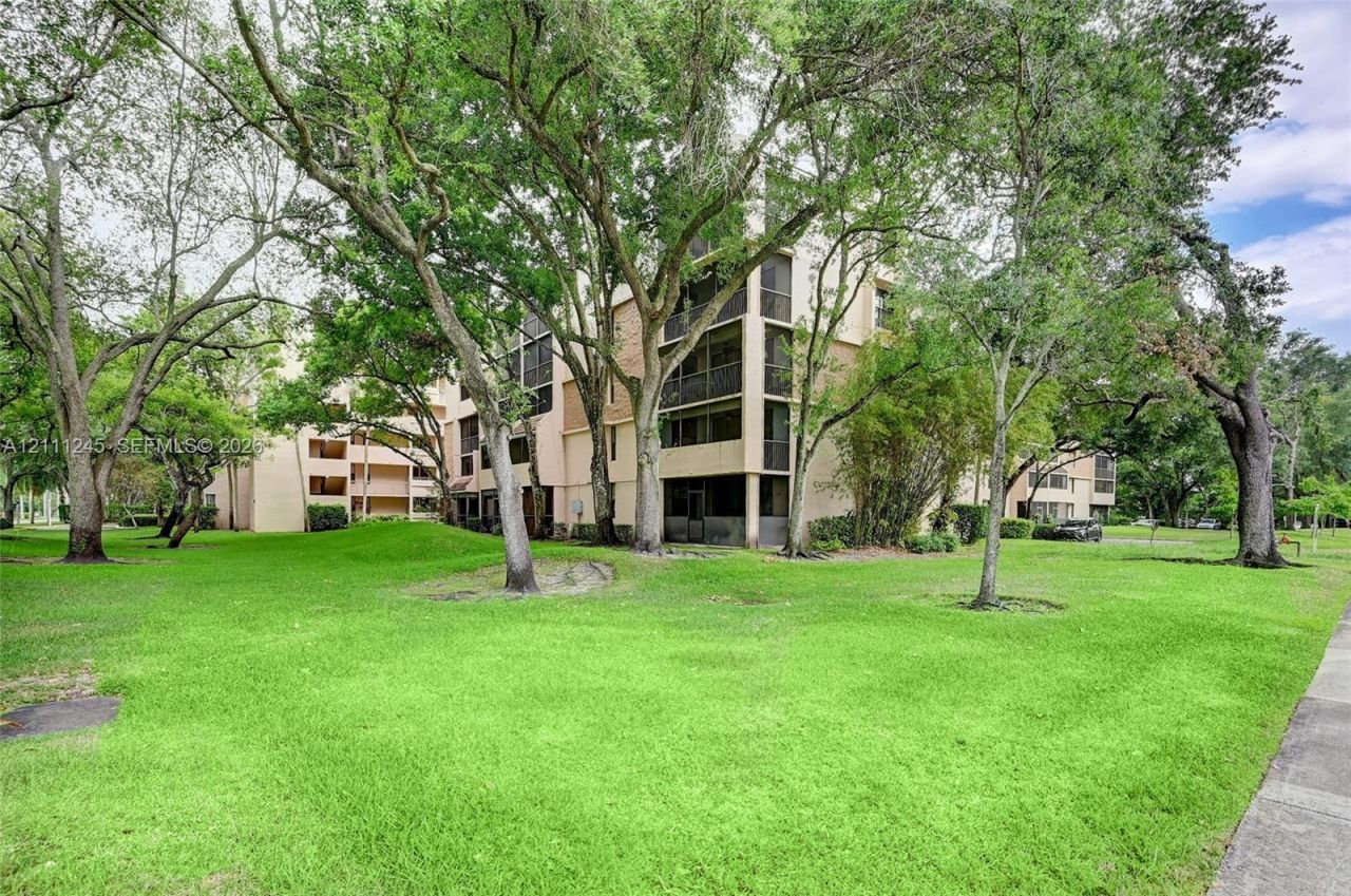 6800 Cypress Rd, Unit 506, Plantation, FL 33317 Photo