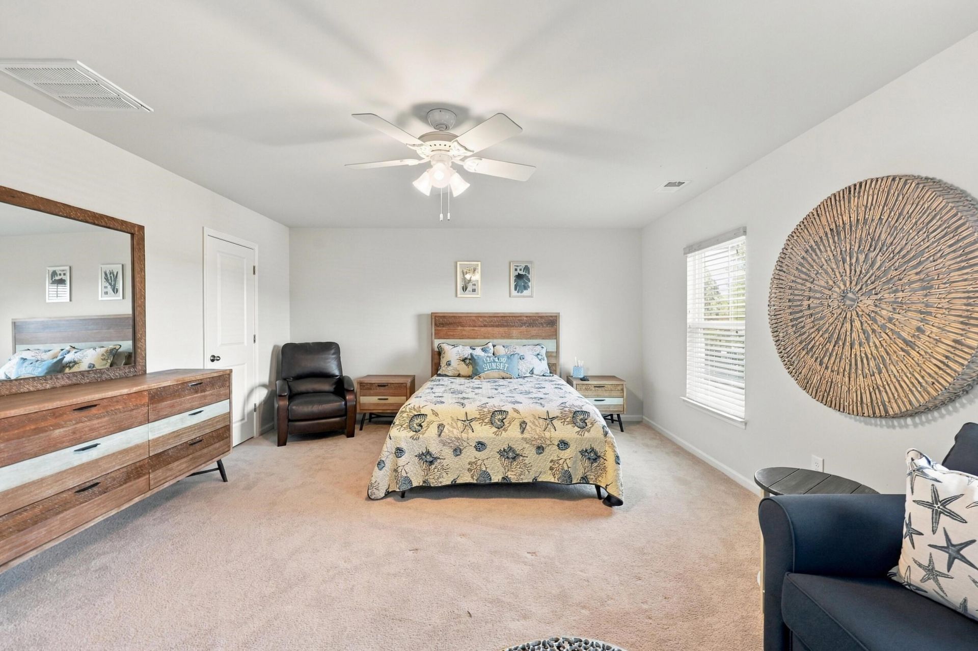 1160 Yorkshire Pkwy. Photo 15