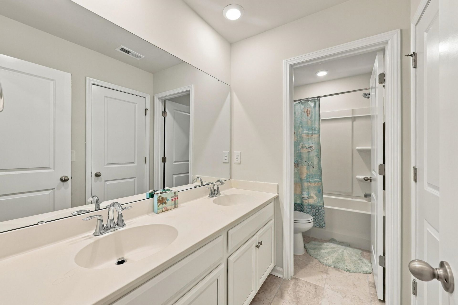 1160 Yorkshire Pkwy. Photo 21