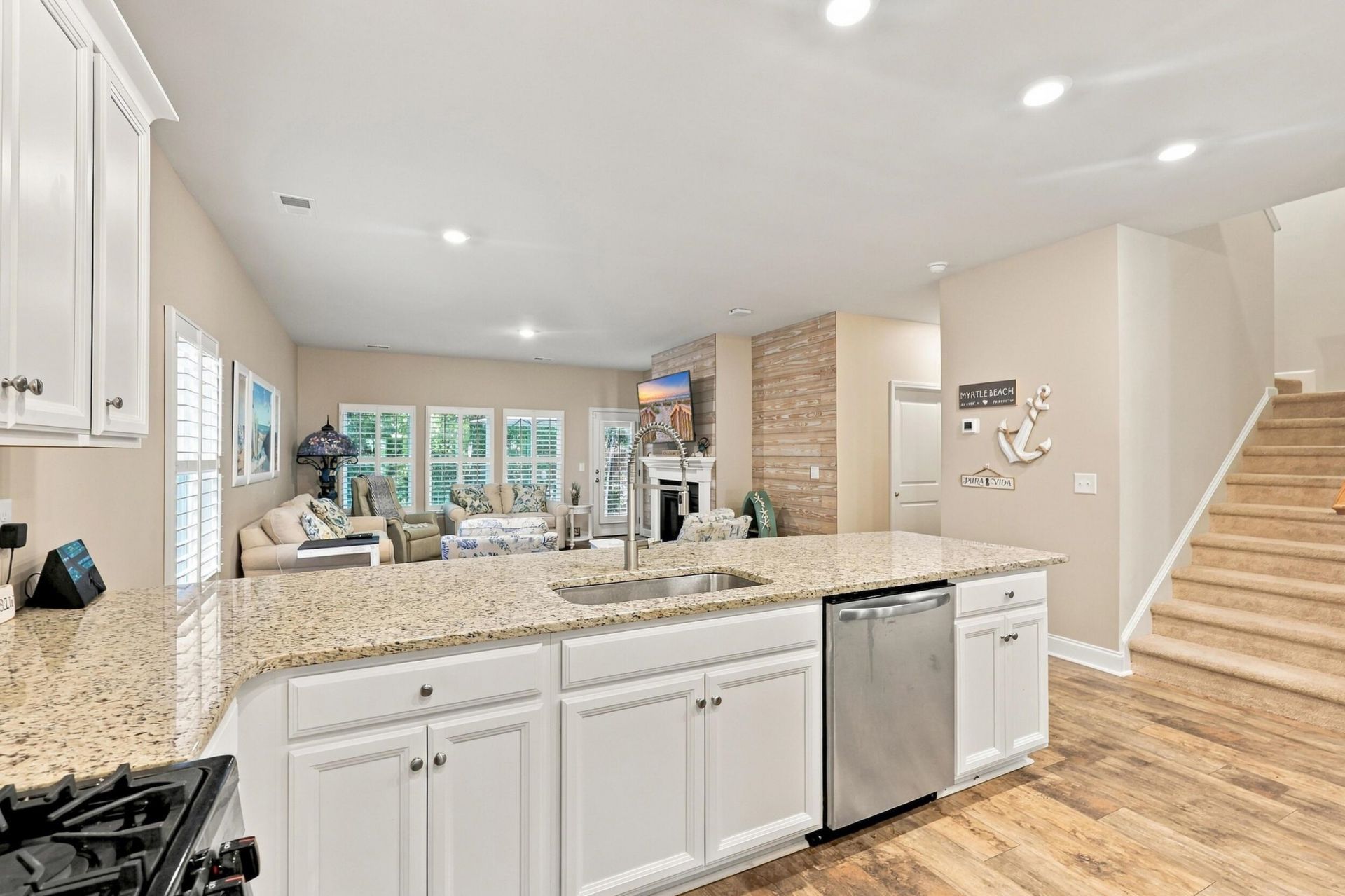 1160 Yorkshire Pkwy. Photo 6