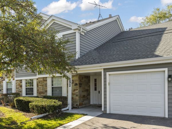 252 Shoreline Circle , Unit Z1, Schaumburg, IL 60194