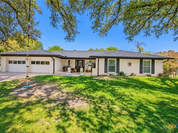 814 Estate Drive , Belton, TX 76513