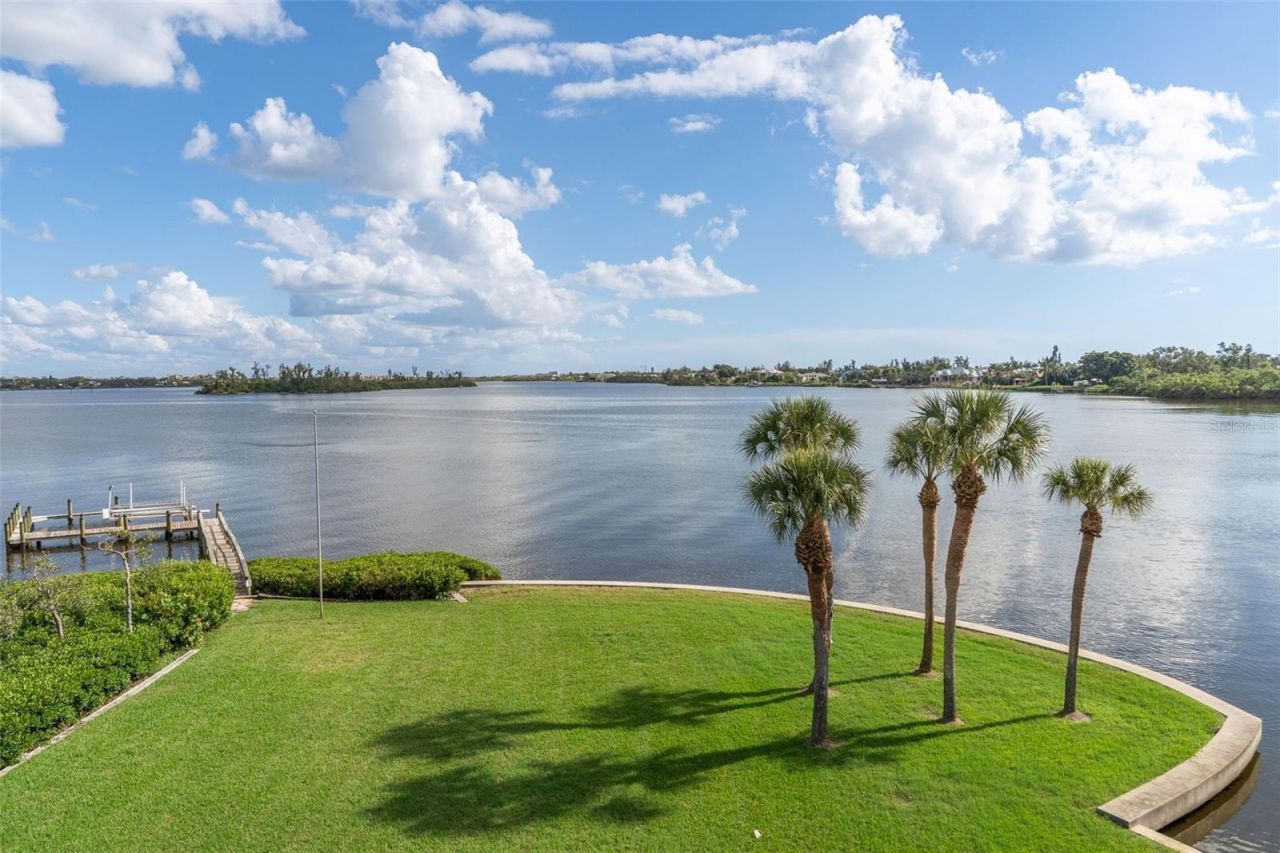 4196 Roberts Point Circle, Sarasota, FL 34242 Photo