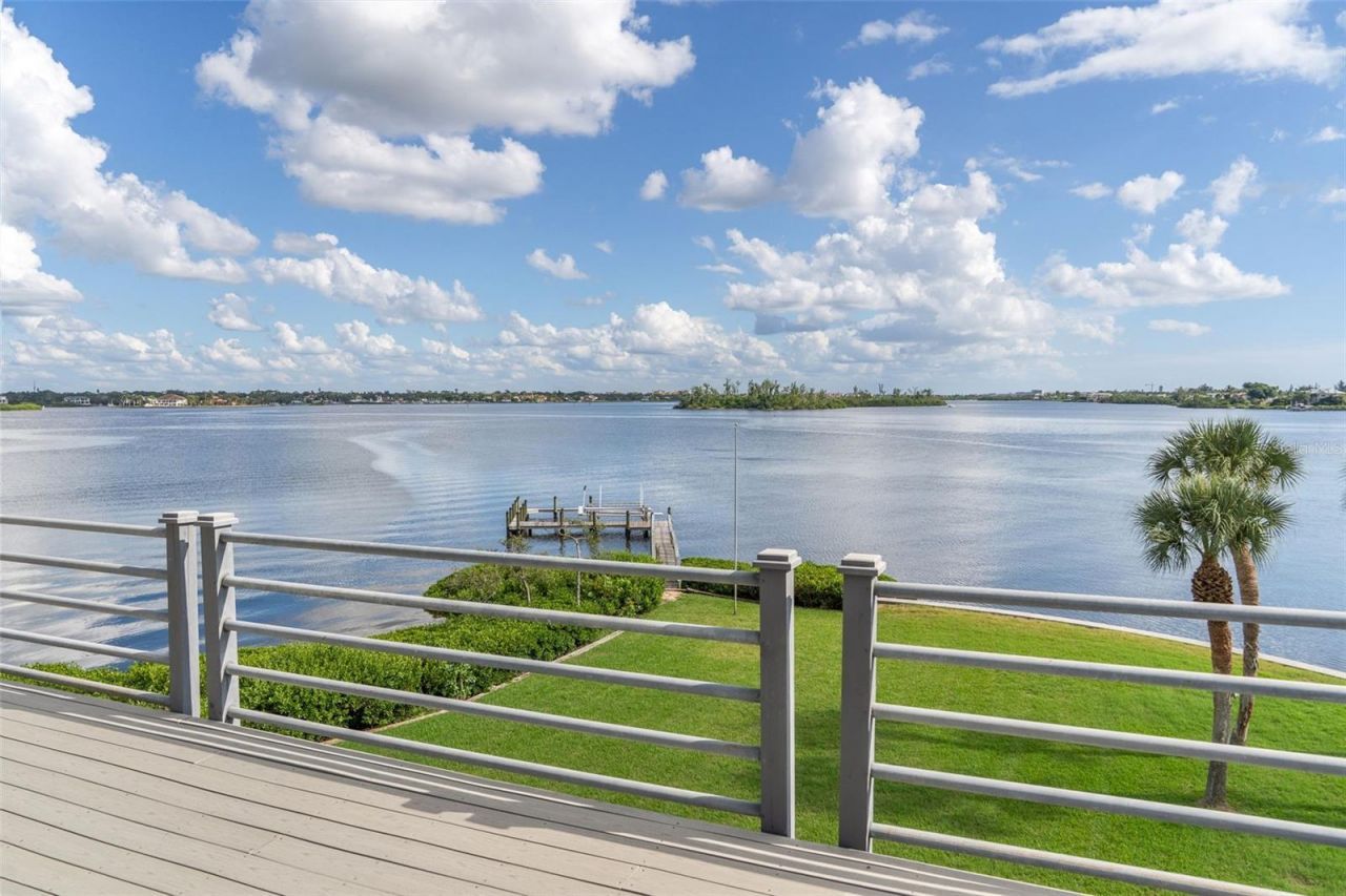 4196 Roberts Point Circle, Sarasota, FL 34242 Photo