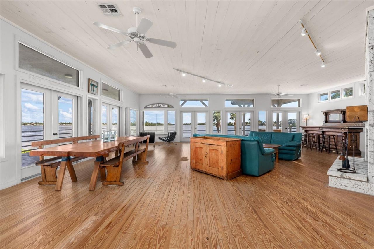 4196 Roberts Point Circle, Sarasota, FL 34242 Photo