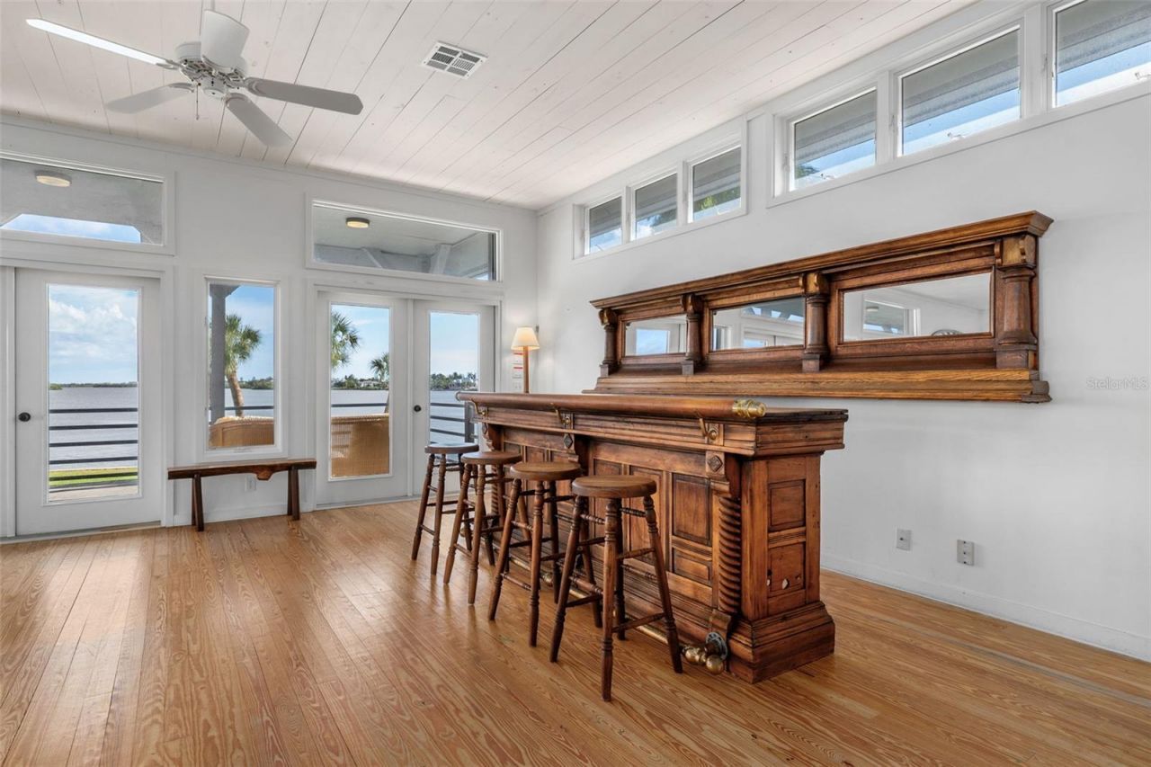 4196 Roberts Point Circle, Sarasota, FL 34242 Photo