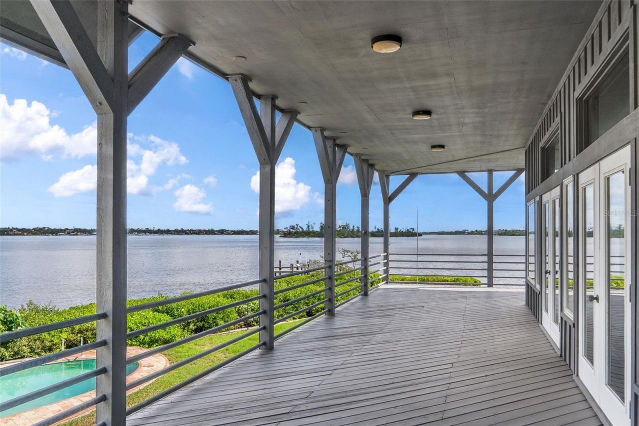 4196 Roberts Point Circle, Sarasota, FL 34242 Photo