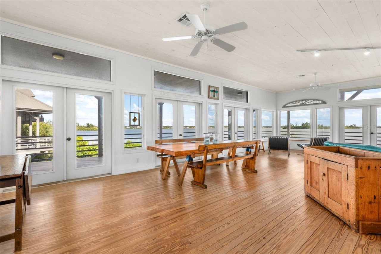 4196 Roberts Point Circle, Sarasota, FL 34242 Photo