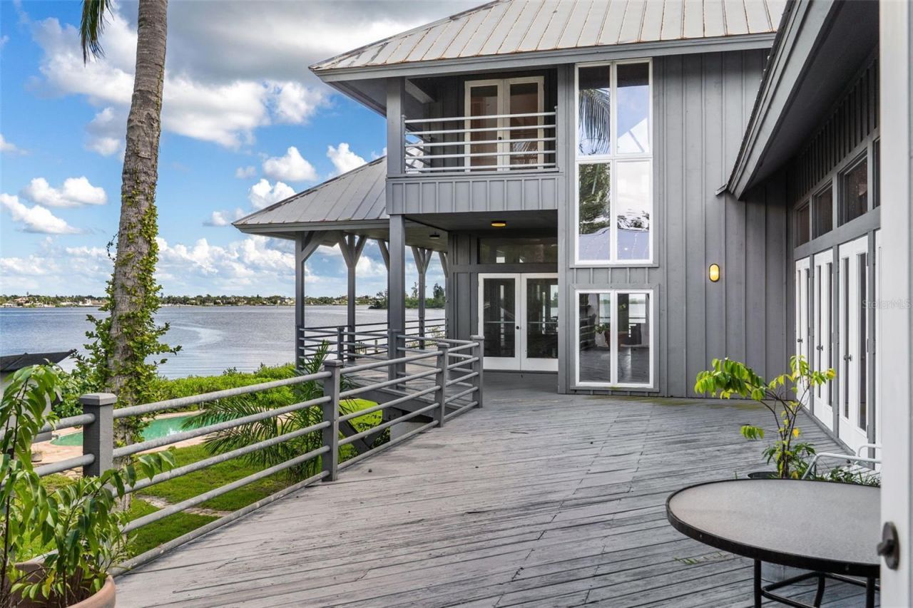 4196 Roberts Point Circle, Sarasota, FL 34242 Photo