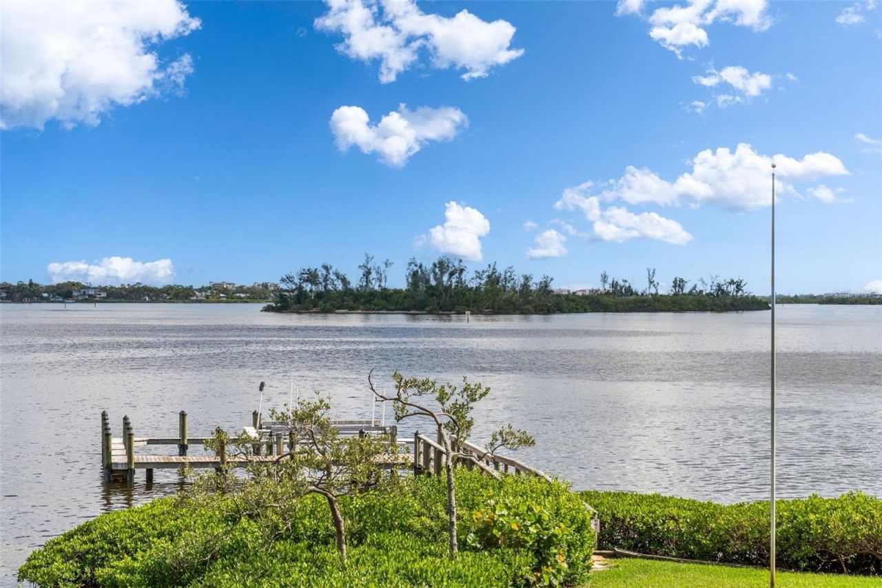 4196 Roberts Point Circle, Sarasota, FL 34242 Photo