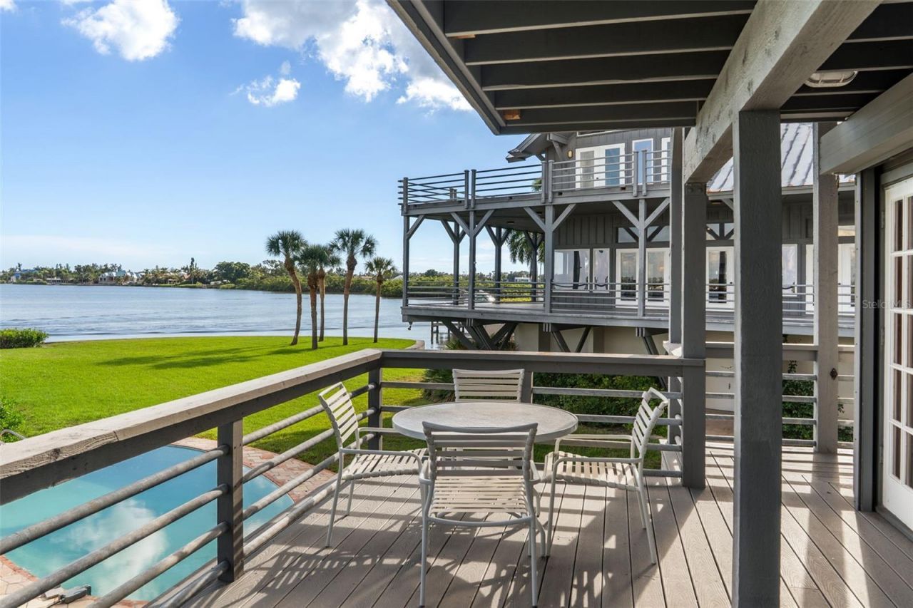 4196 Roberts Point Circle, Sarasota, FL 34242 Photo