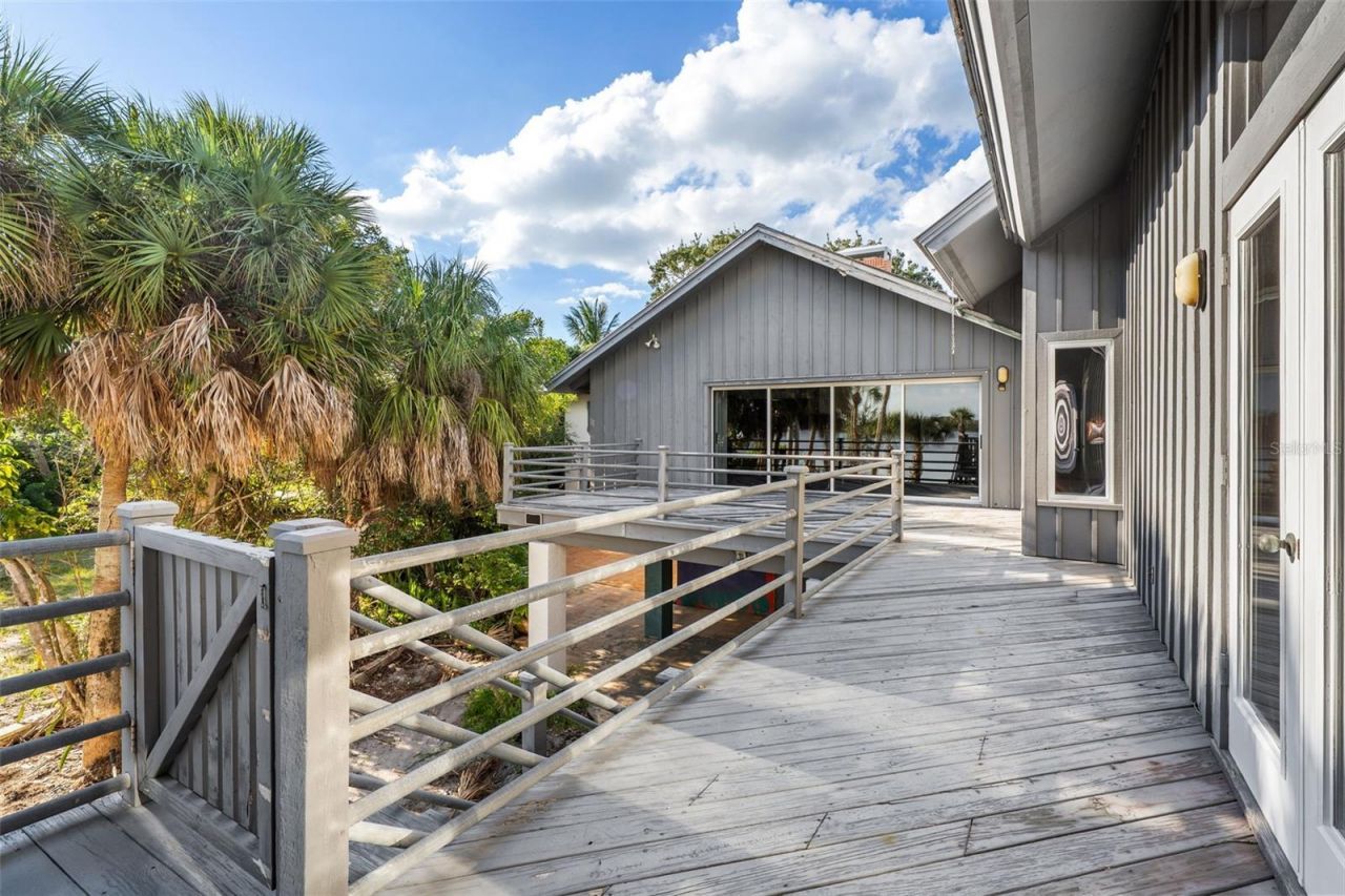 4196 Roberts Point Circle, Sarasota, FL 34242 Photo