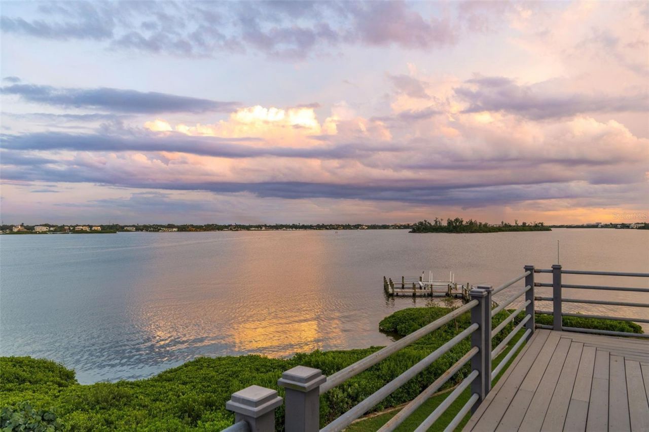 4196 Roberts Point Circle, Sarasota, FL 34242 Photo