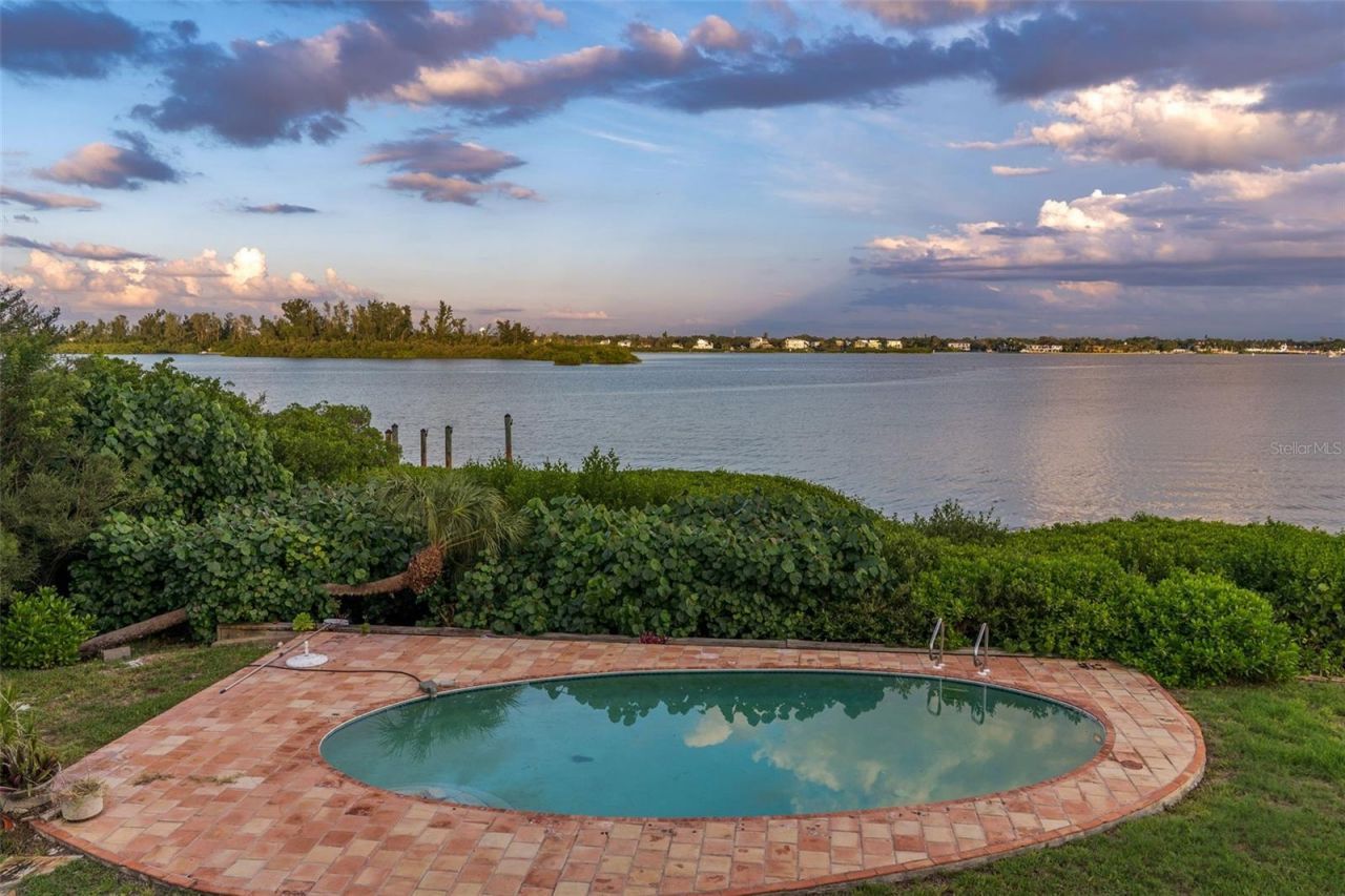4196 Roberts Point Circle, Sarasota, FL 34242 Photo