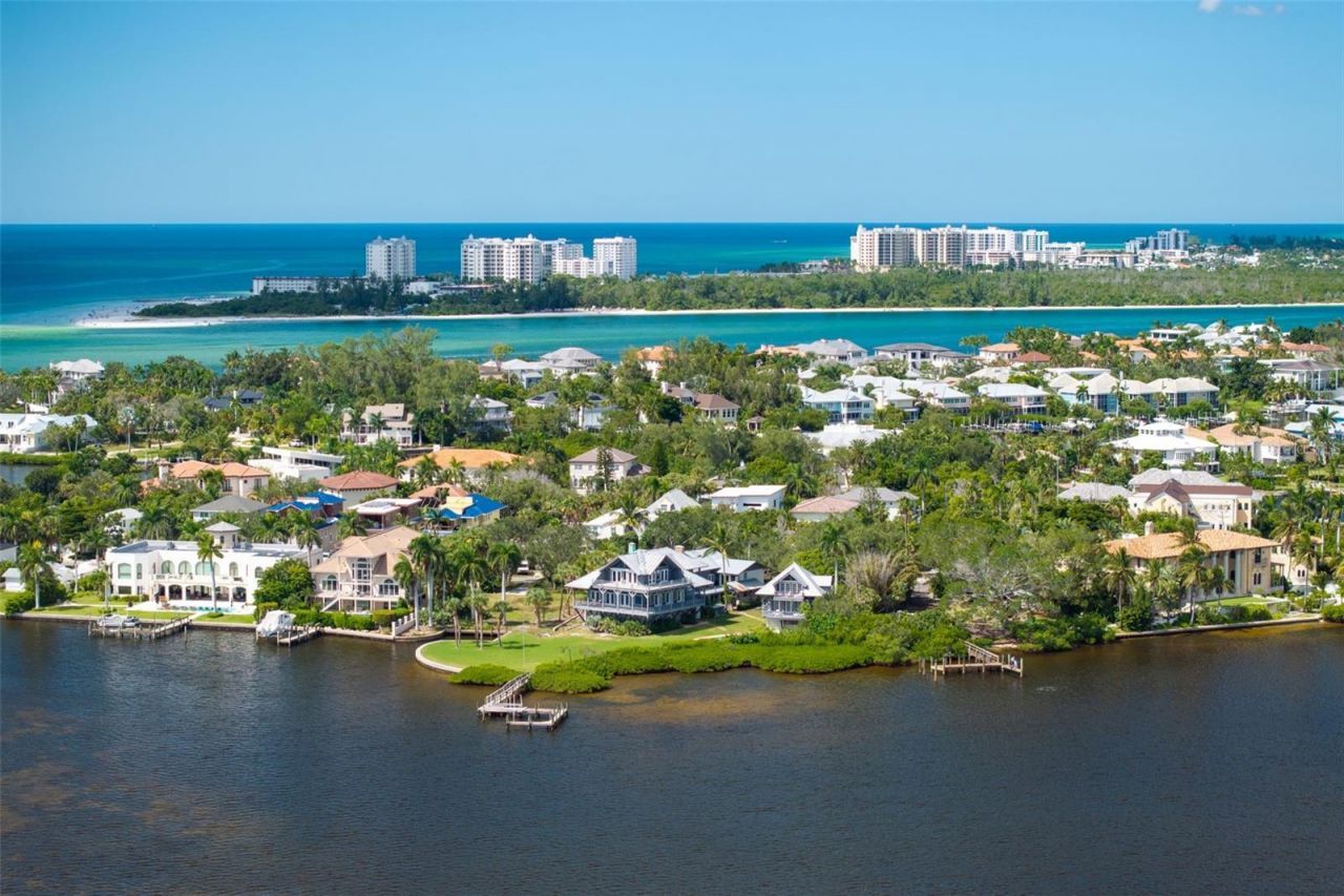 4196 Roberts Point Circle, Sarasota, FL 34242 Photo