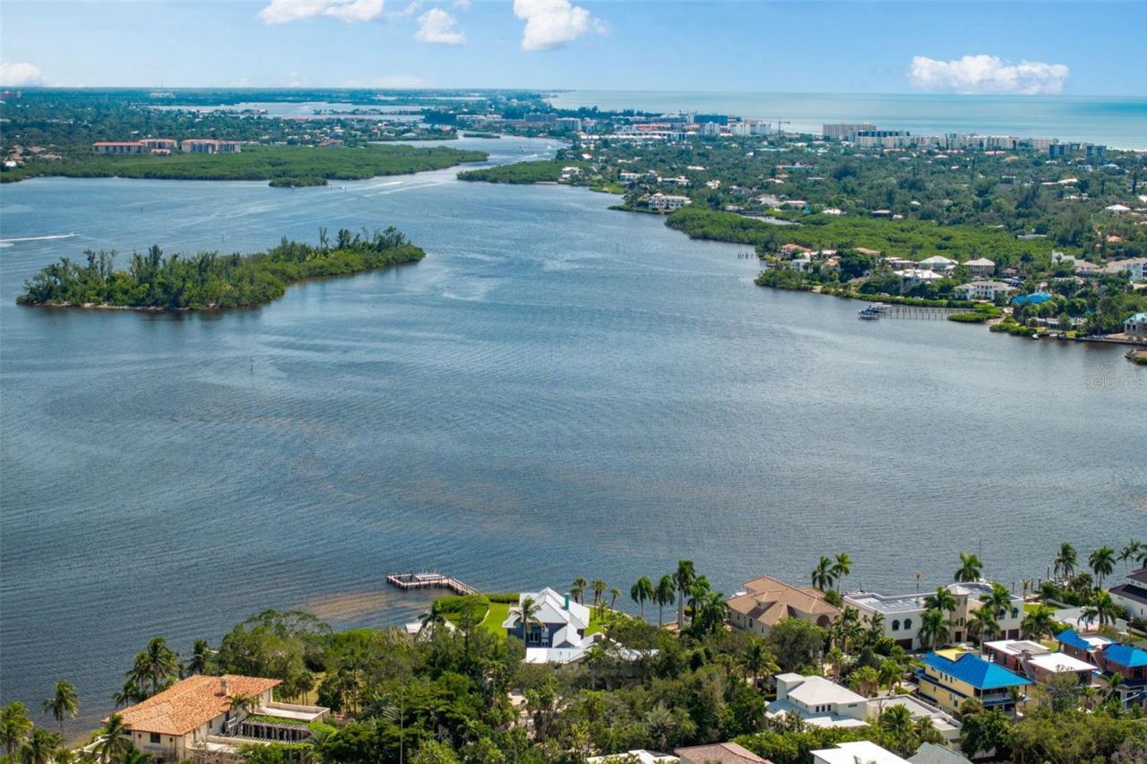 4196 Roberts Point Circle, Sarasota, FL 34242 Photo