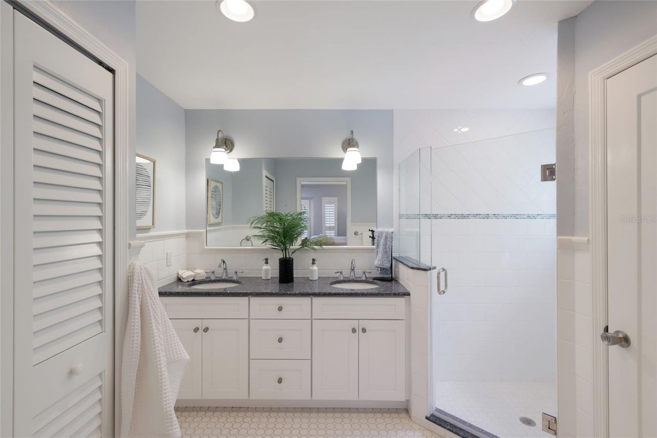 128 S Washington Drive, Sarasota, FL 34236 Photo