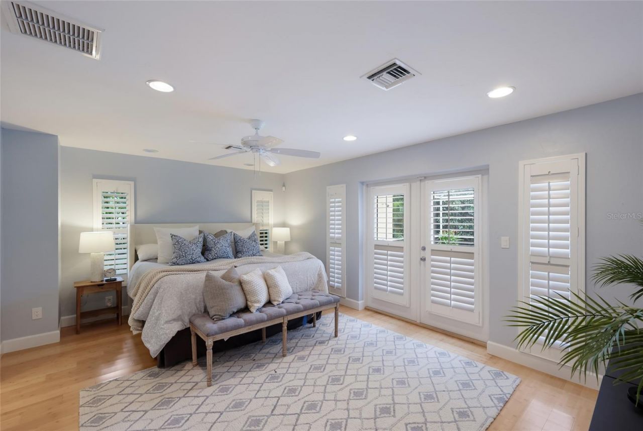 128 S Washington Drive, Sarasota, FL 34236 Photo
