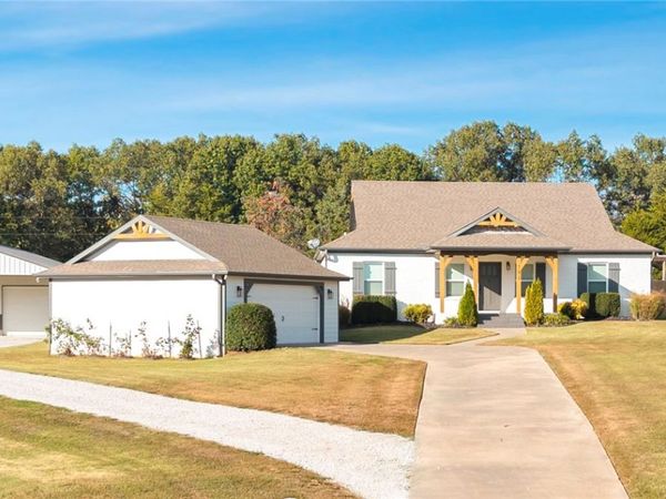 593 Madison 8593 , Huntsville, AR 72740