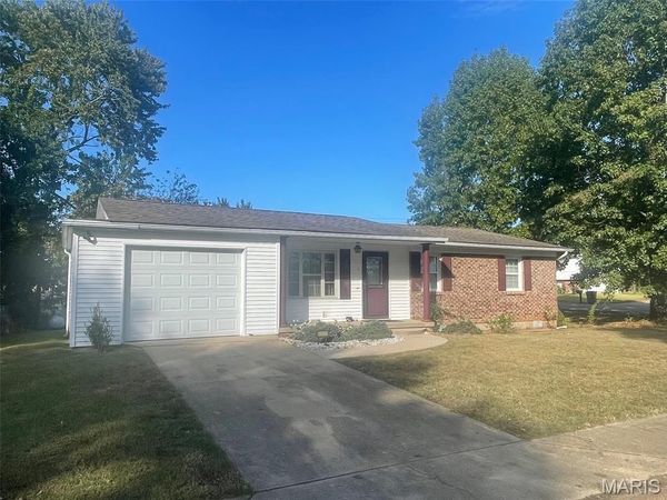 320 Baker Street , Fredericktown, MO 63645