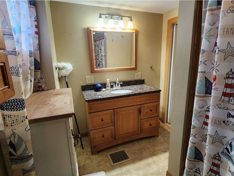 599 E Canal Street, Newcomerstown, OH 43832 Photo 14
