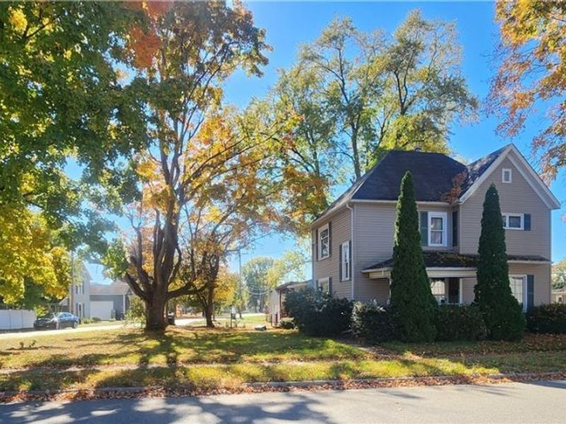 599 E Canal Street, Newcomerstown, OH 43832 Photo 2